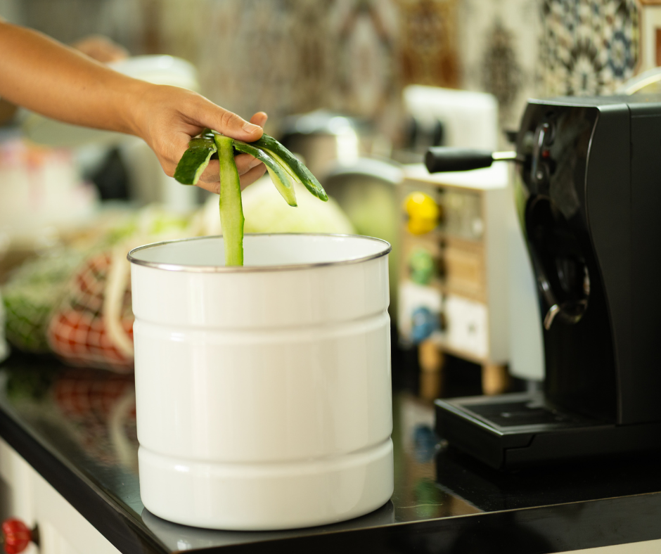 Countertop compost bin